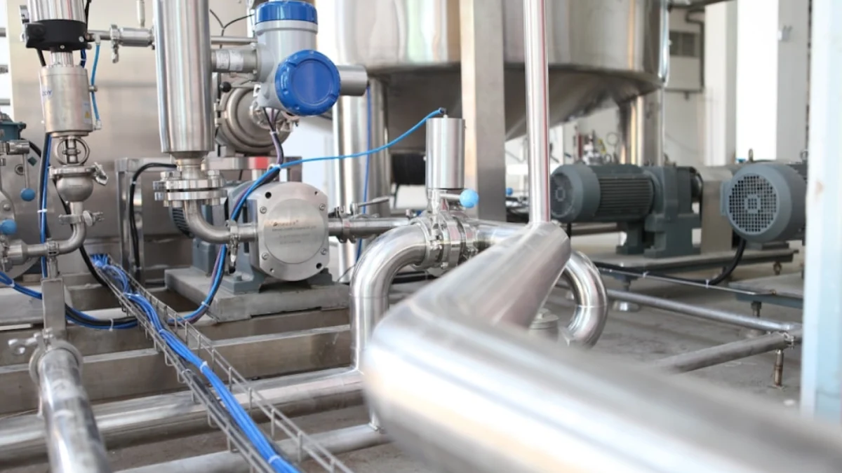 Limpieza de máquinas industriales con equipos especializados